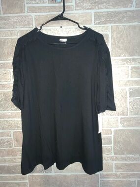 Chico's Black Short-Sleeve knit top with ruffle elbow detail size 3